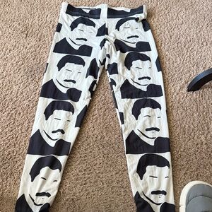 Stylish Freddie Mercury Queen Black and White Graphic Leggings